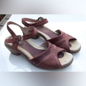 Merrell Luxe strap sandal clogs